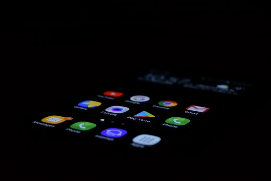 Samsung galaxy s7 edge in the dark depicting google rankings